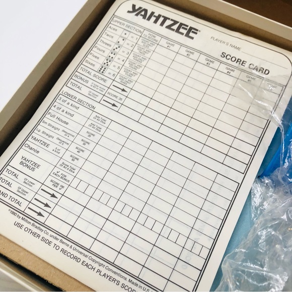 Vintage 1978 Lowe Milton Bradley Yahtzee Game Blue Cup Complete Score Sheets Etc - Picture 5 of 11